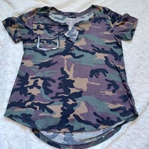 Popular Basics Green destructed camo top - Small Military Grunge